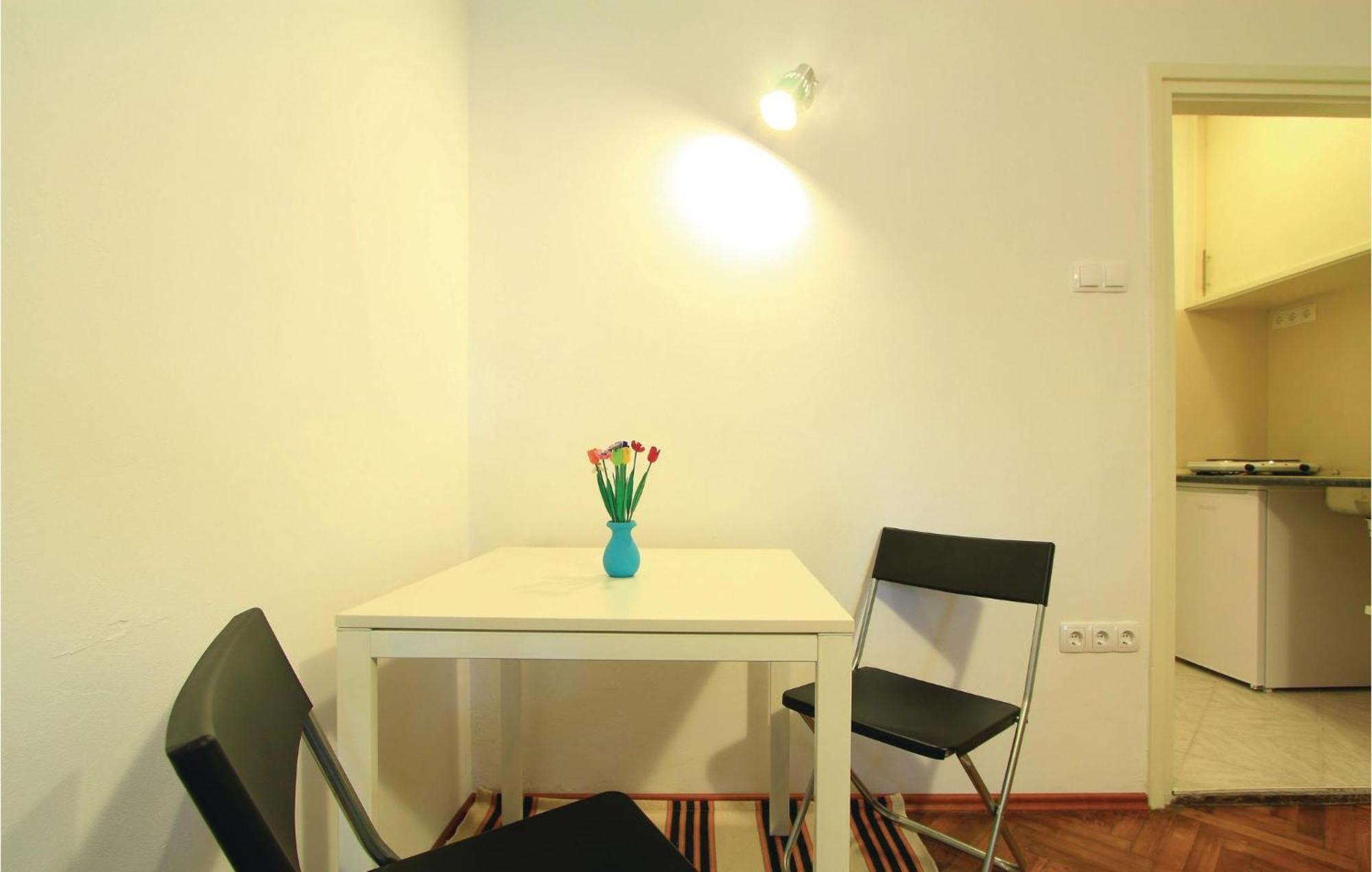 1 Bedroom Awesome Apartment In Pula Bagian luar foto
